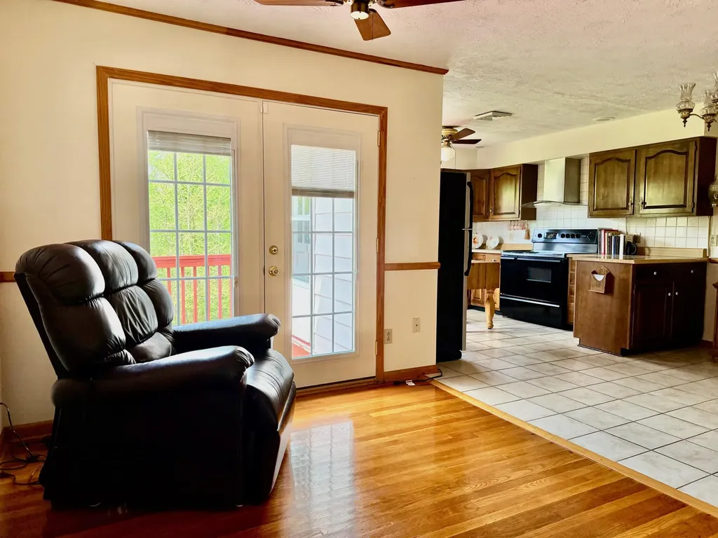 3317 Highway 52 Beattyville KY 41311
