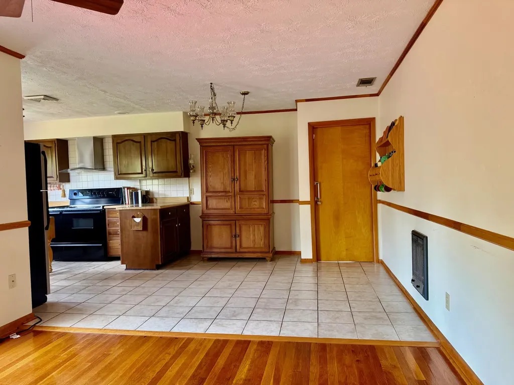 3317 Highway 52 Beattyville KY 41311