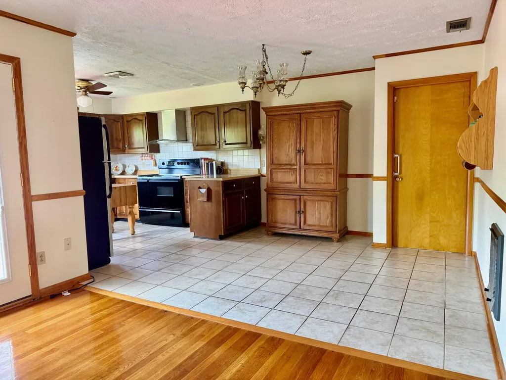 3317 Highway 52 Beattyville KY 41311