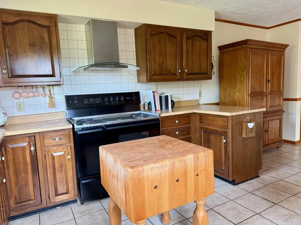 3317 Highway 52 Beattyville KY 41311
