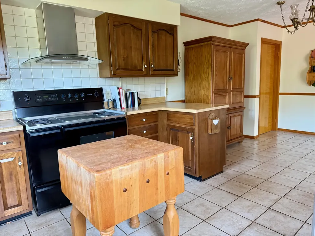 3317 Highway 52 Beattyville KY 41311