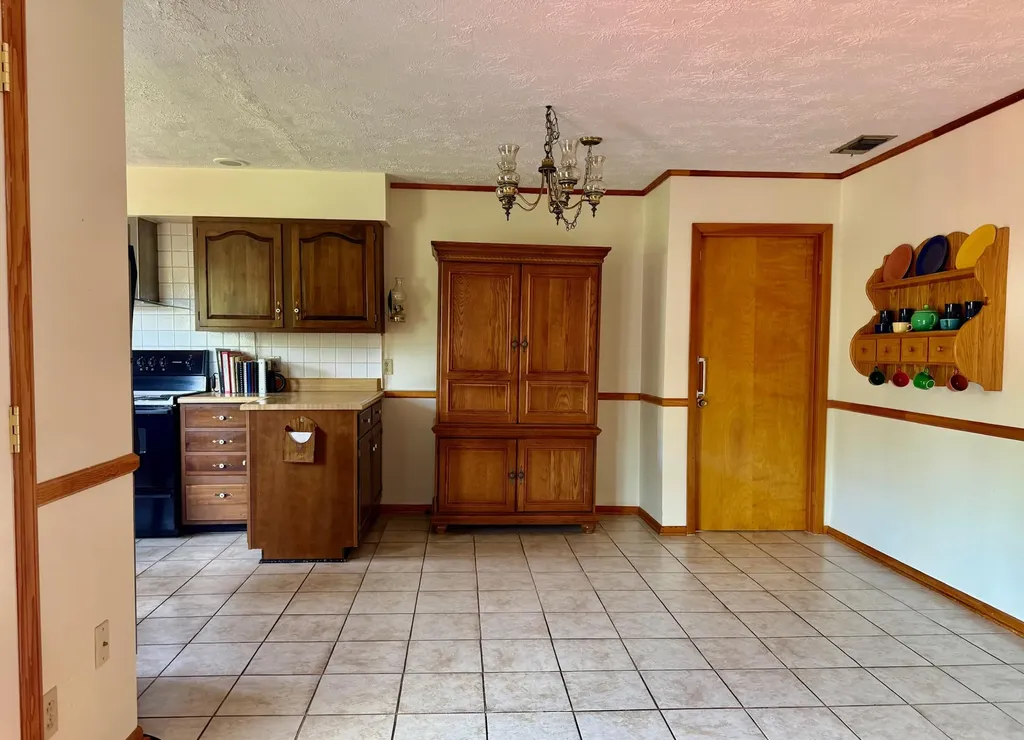 3317 Highway 52 Beattyville KY 41311