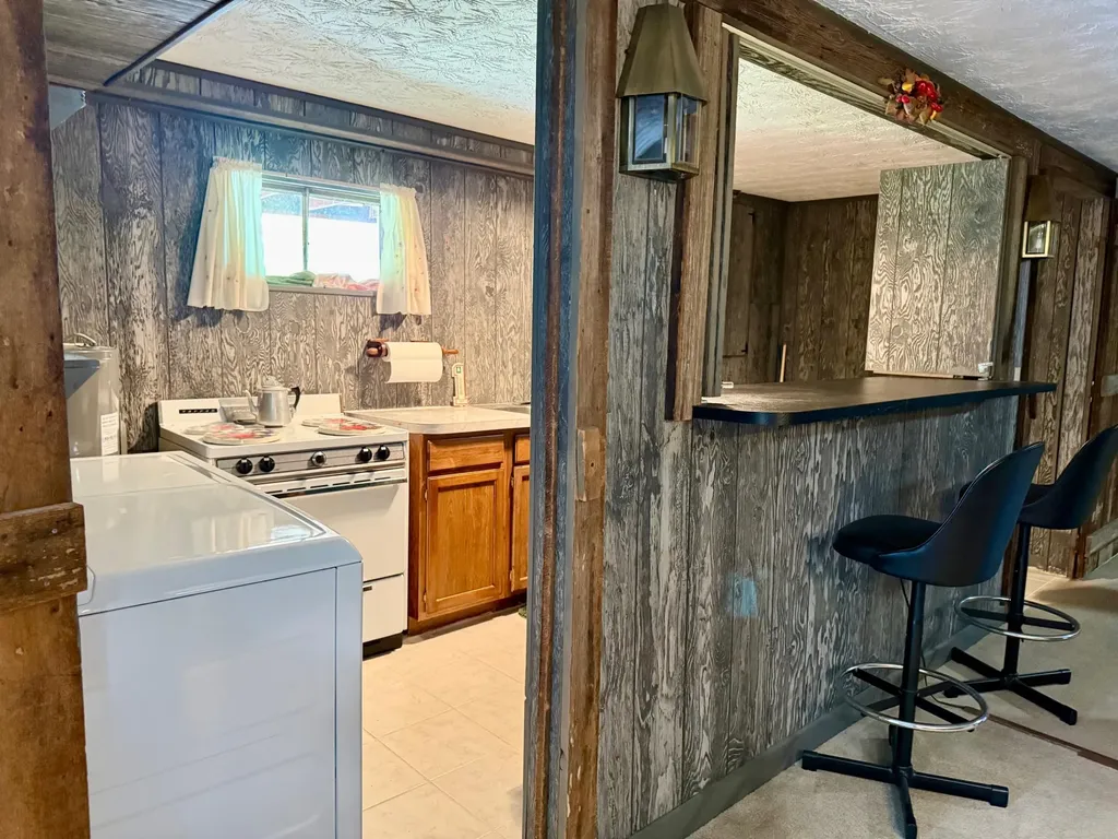 3317 Highway 52 Beattyville KY 41311