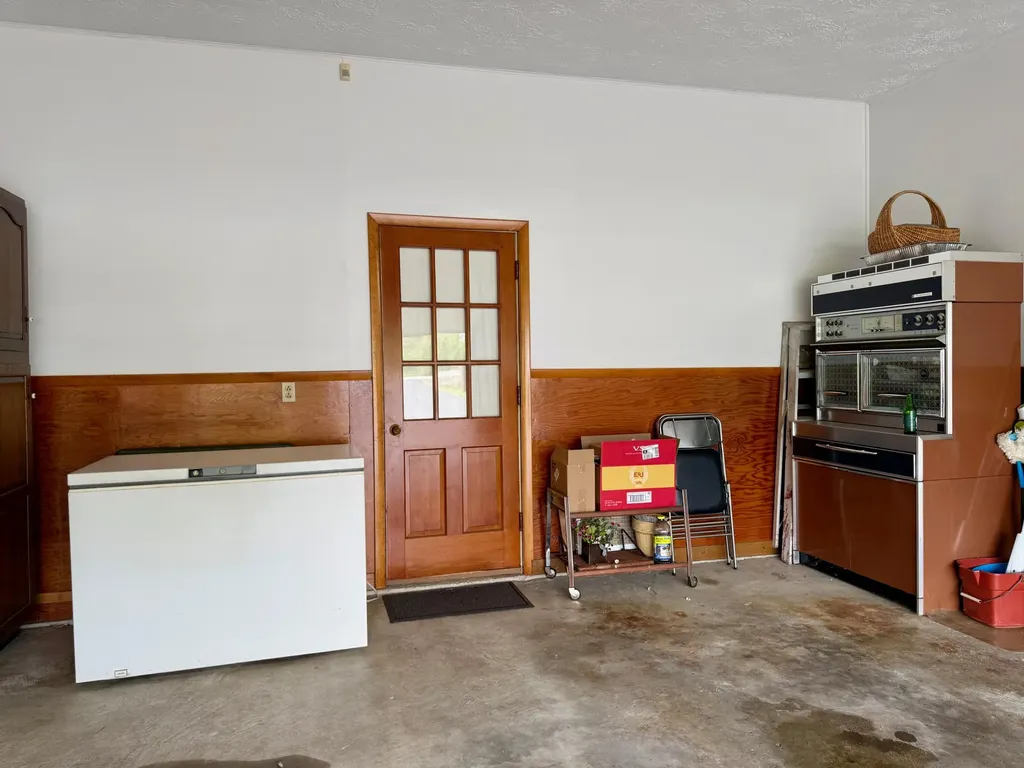 3317 Highway 52 Beattyville KY 41311