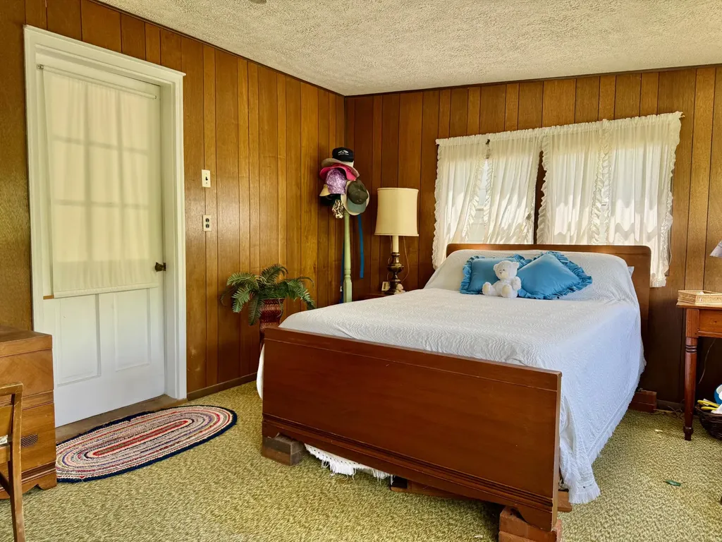 3317 Highway 52 Beattyville KY 41311