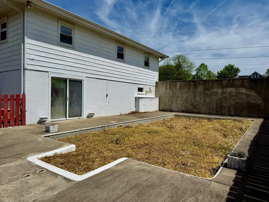 3317 Highway 52 Beattyville KY 41311