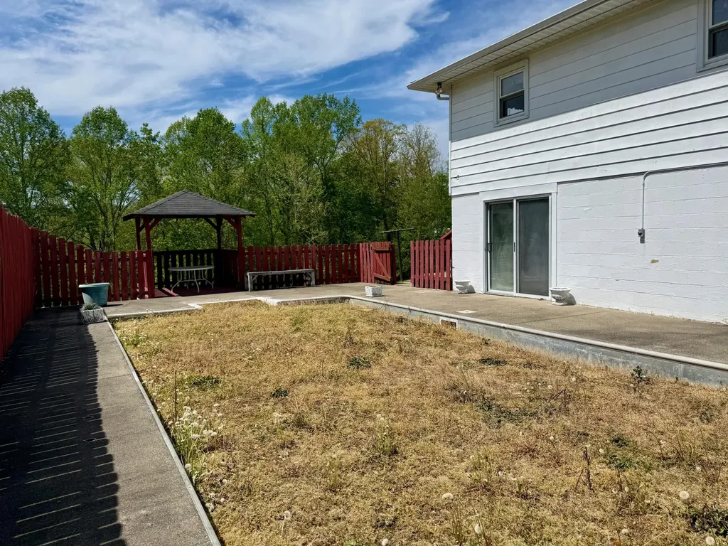 3317 Highway 52 Beattyville KY 41311