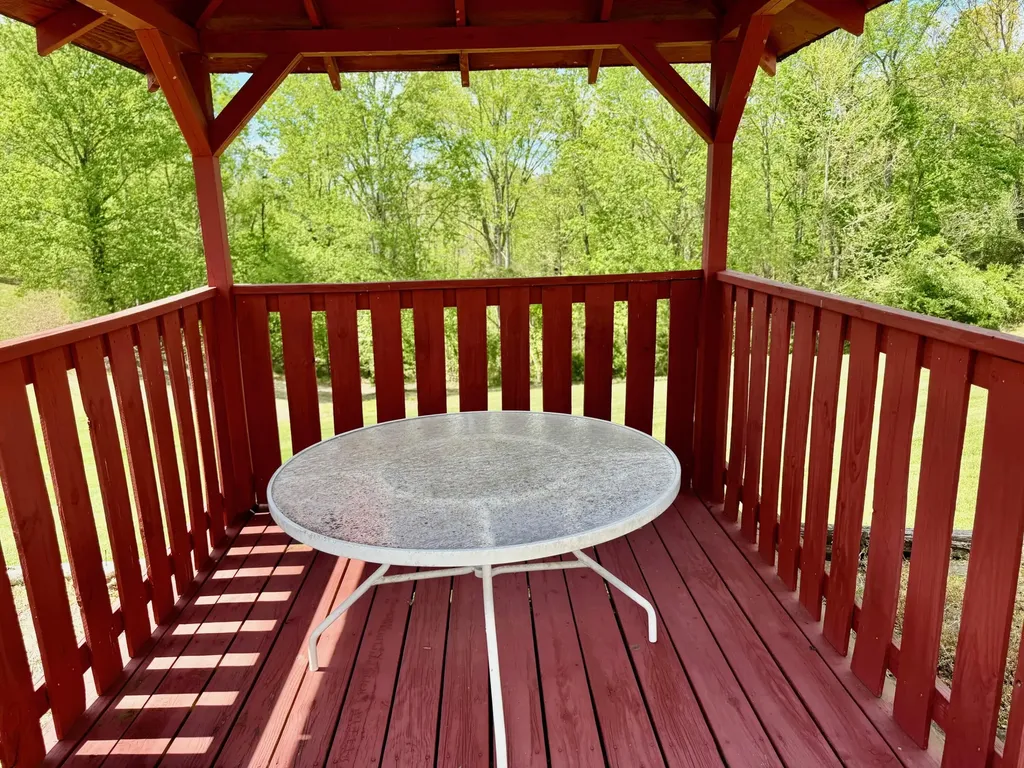 3317 Highway 52 Beattyville KY 41311