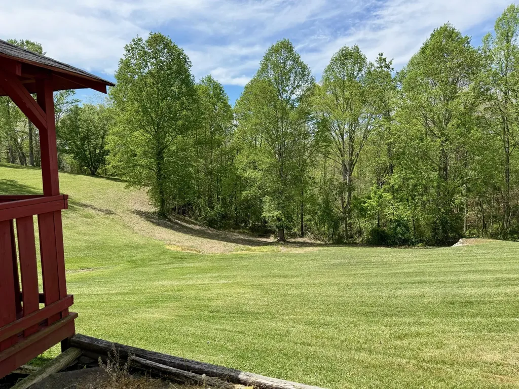 3317 Highway 52 Beattyville KY 41311