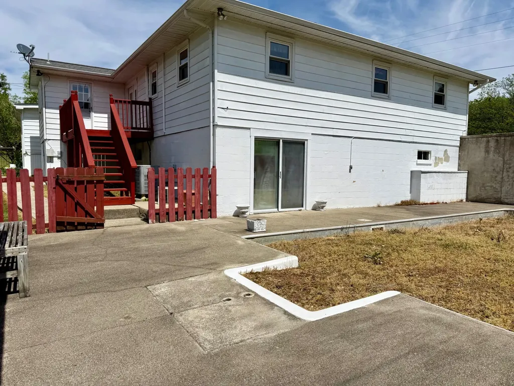 3317 Highway 52 Beattyville KY 41311