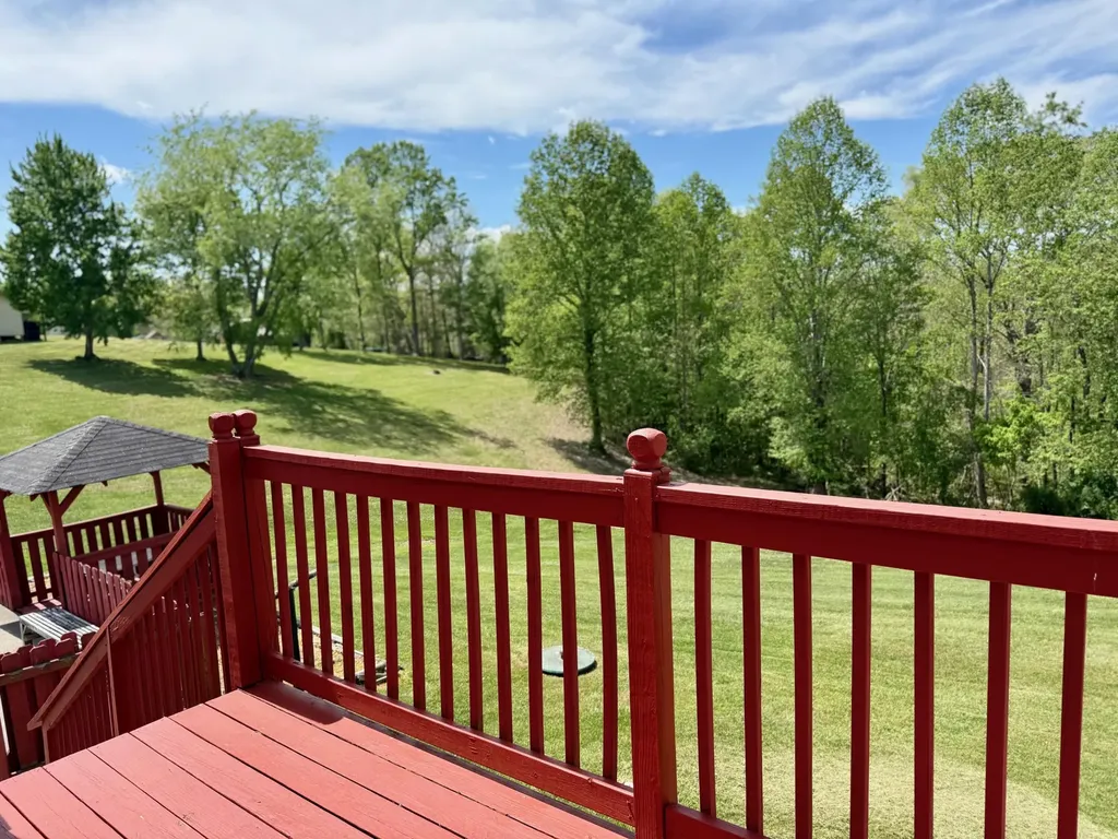 3317 Highway 52 Beattyville KY 41311