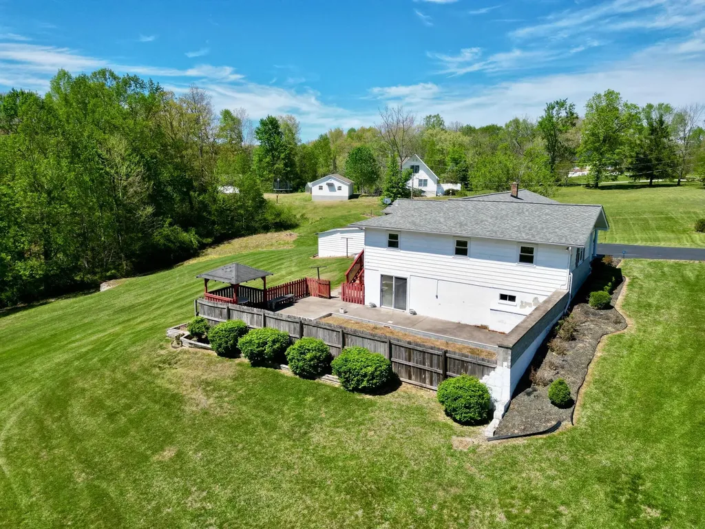 3317 Highway 52 Beattyville KY 41311