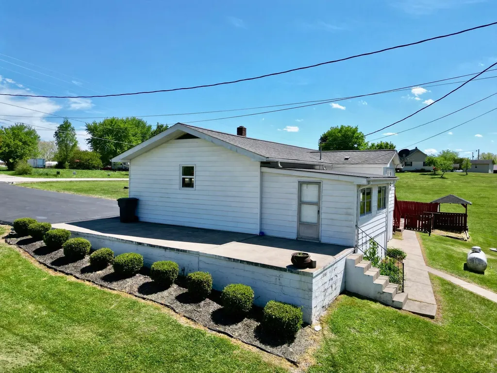 3317 Highway 52 Beattyville KY 41311