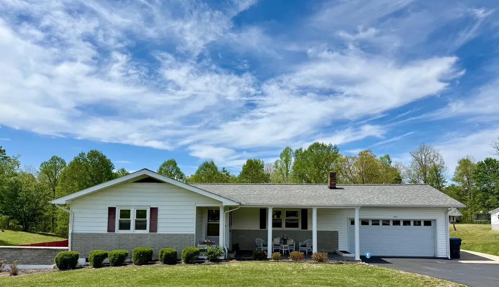 3317 Highway 52 Beattyville KY 41311