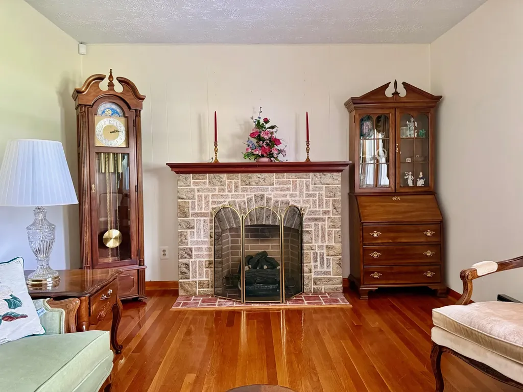3317 Highway 52 Beattyville KY 41311