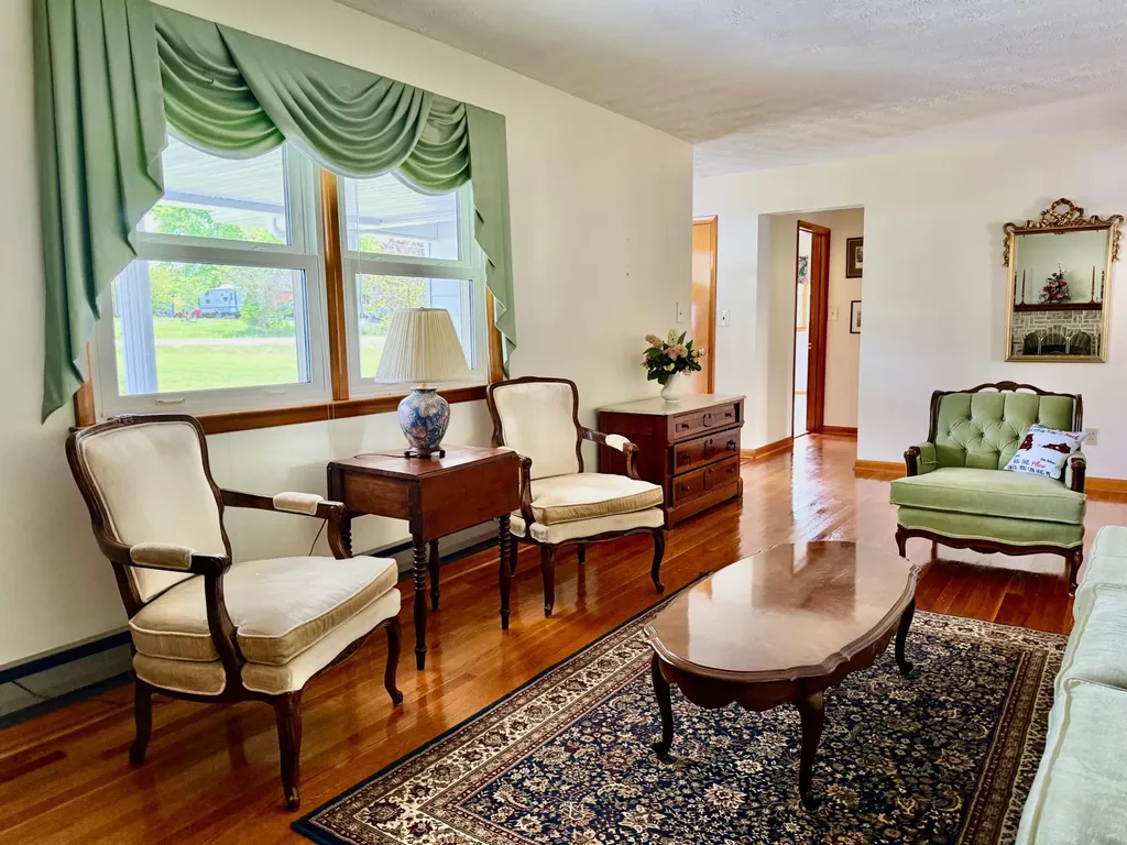 3317 Highway 52 Beattyville KY 41311
