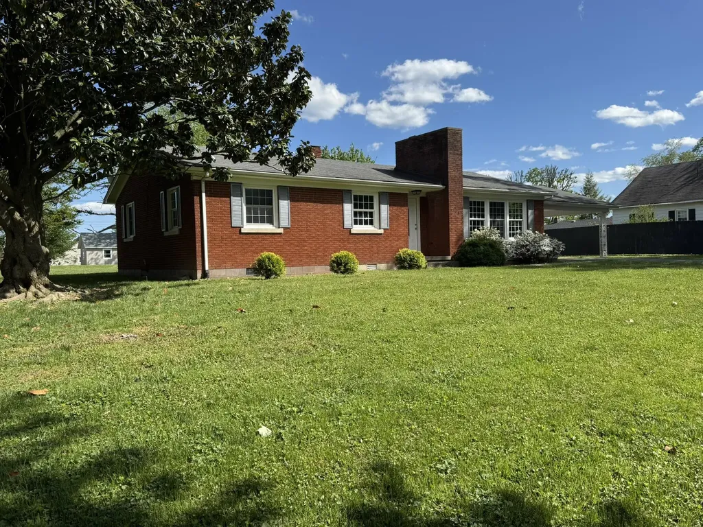 161 Freeman Avenue Russell Springs KY 42642