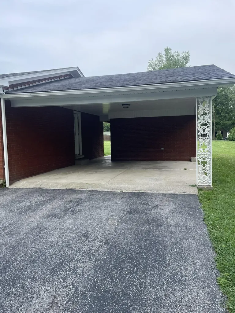 161 Freeman Avenue Russell Springs KY 42642