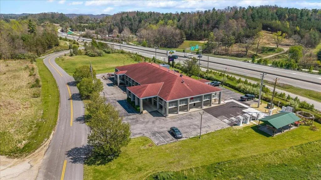 182 Quillen Chapel Road Campton KY 41301