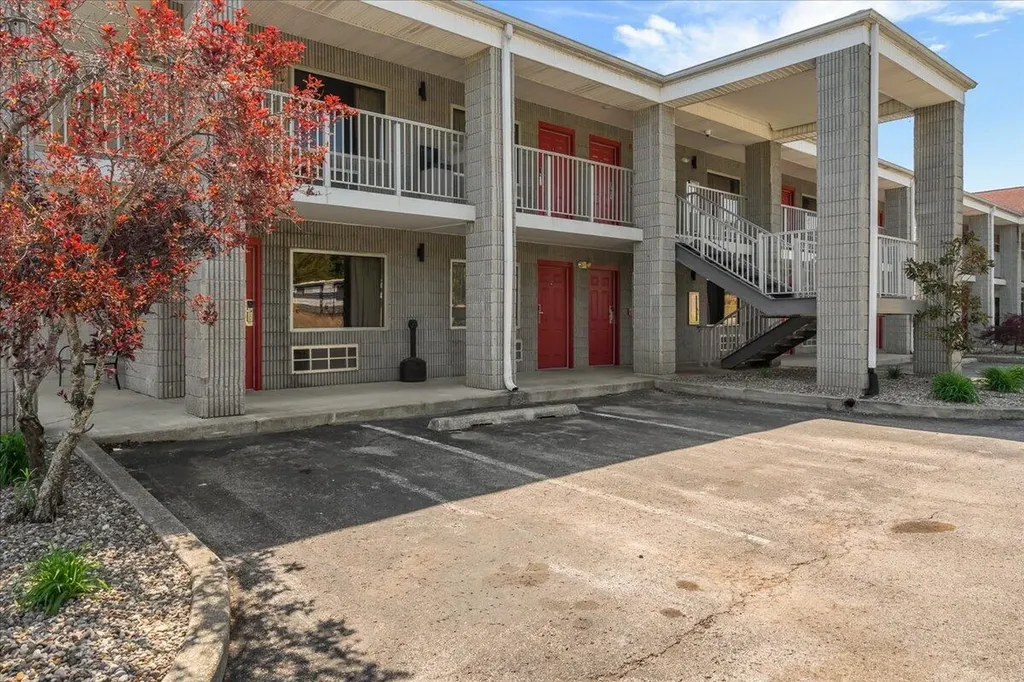 182 Quillen Chapel Road Campton KY 41301