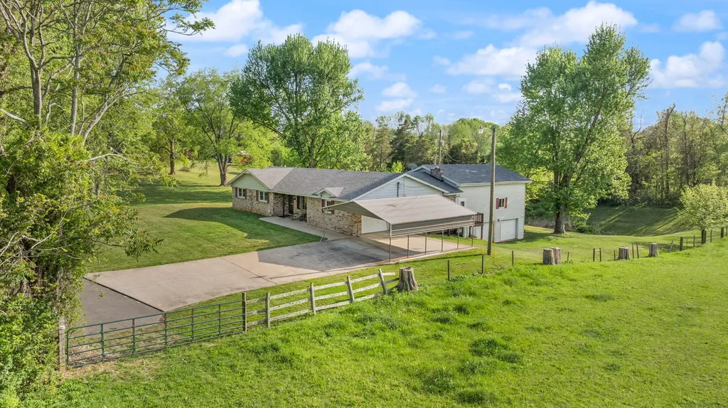 295 Hampton Avenue Somerset KY 42503