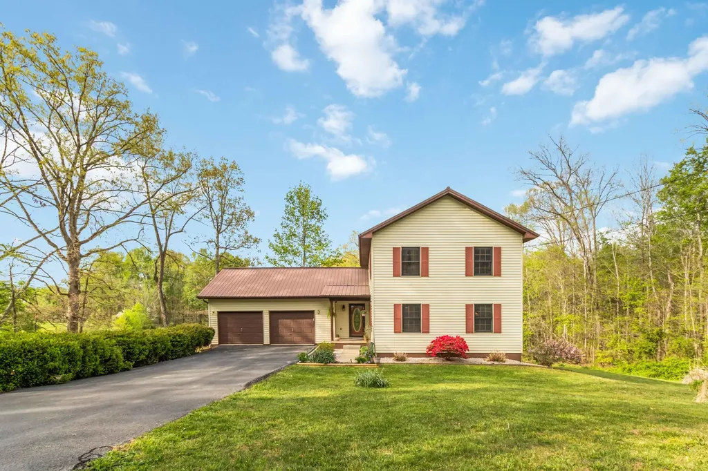 2109 Nelson Valley Road Science Hill KY 42553