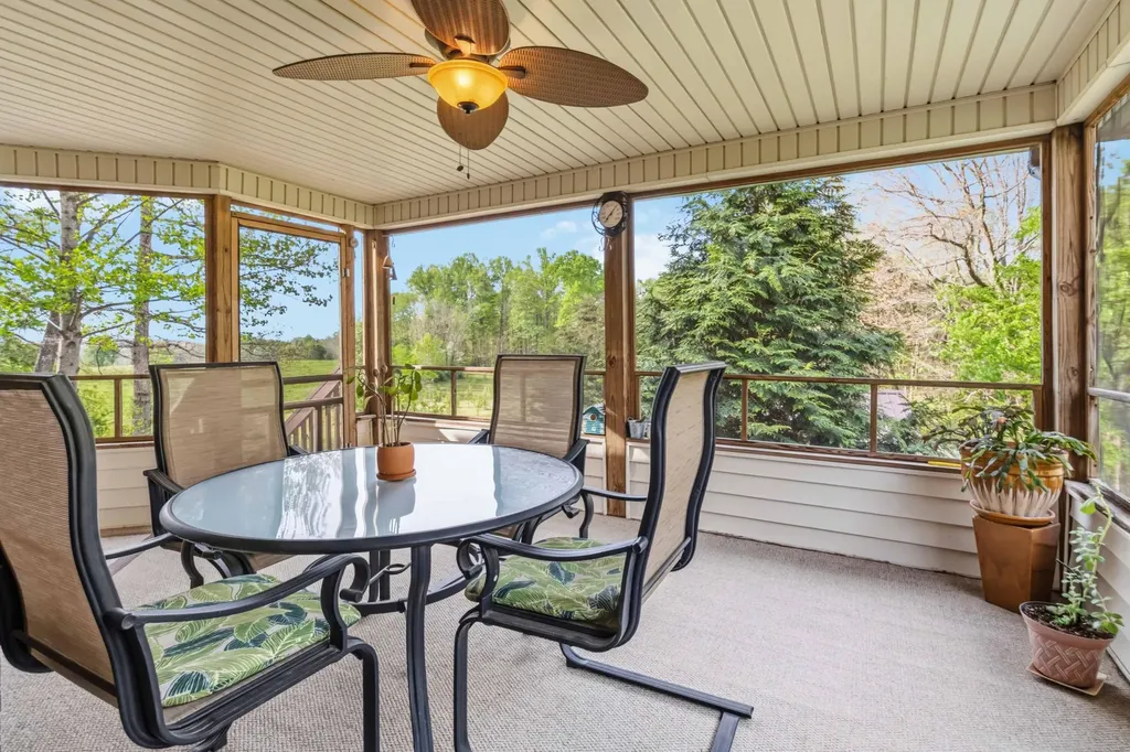 2109 Nelson Valley Road Science Hill KY 42553