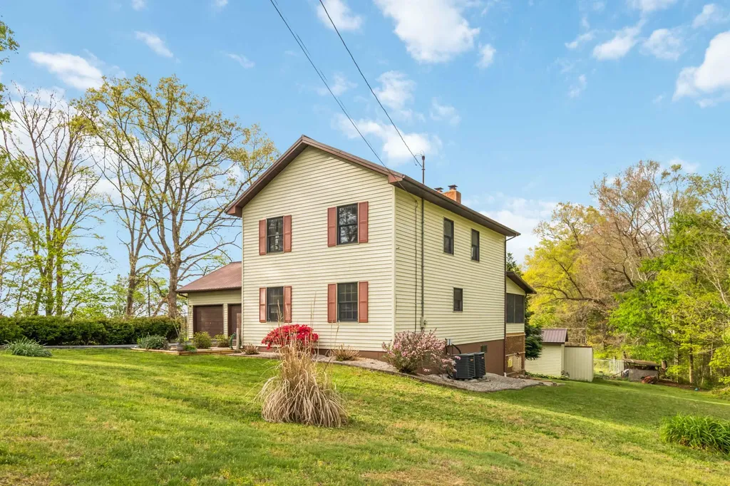 2109 Nelson Valley Road Science Hill KY 42553