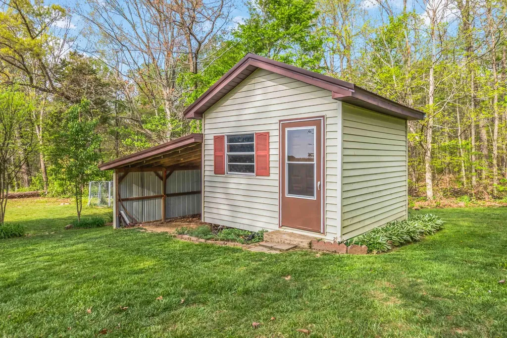 2109 Nelson Valley Road Science Hill KY 42553