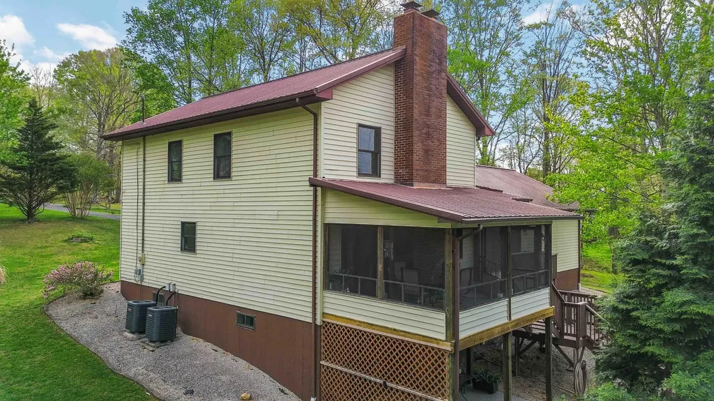 2109 Nelson Valley Road Science Hill KY 42553