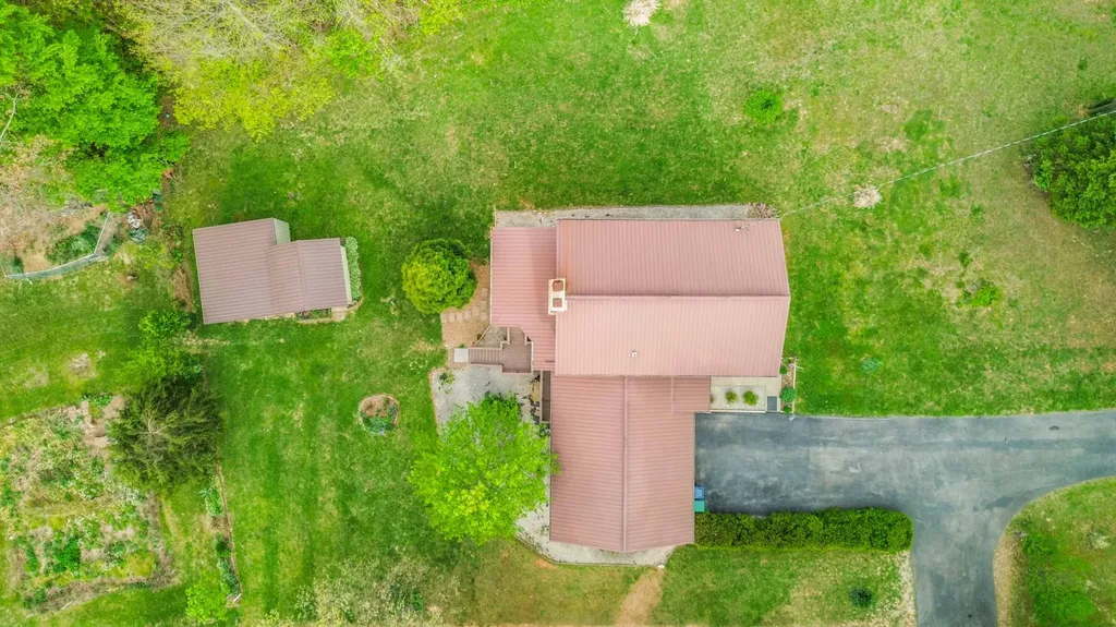 2109 Nelson Valley Road Science Hill KY 42553