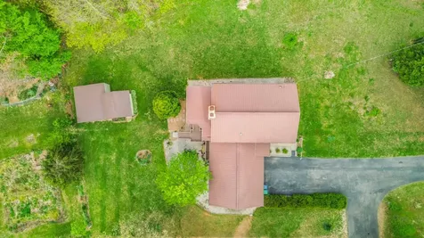 2109 Nelson Valley Road Science Hill KY 42553