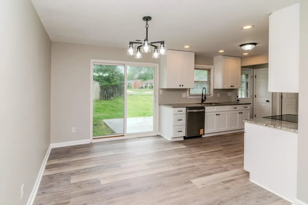 826 Mildred Street Versailles KY 40383