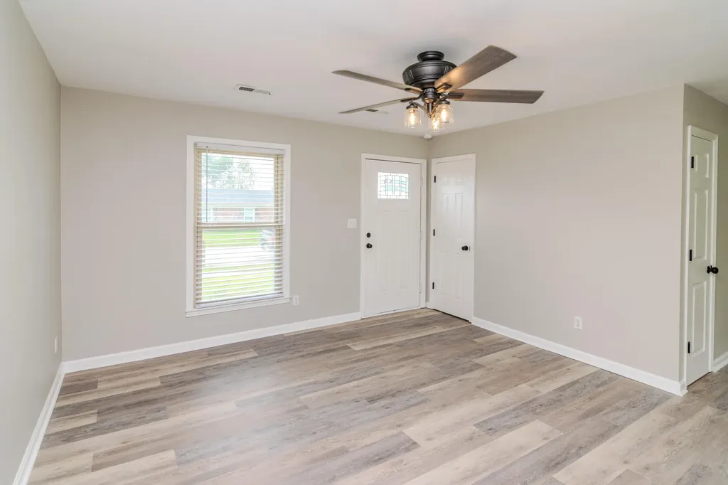 826 Mildred Street Versailles KY 40383
