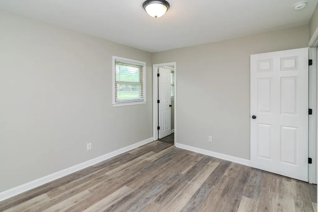 826 Mildred Street Versailles KY 40383