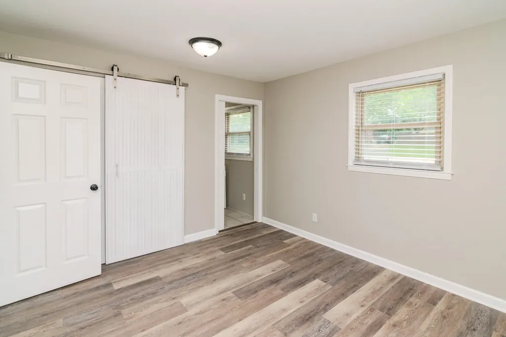 826 Mildred Street Versailles KY 40383