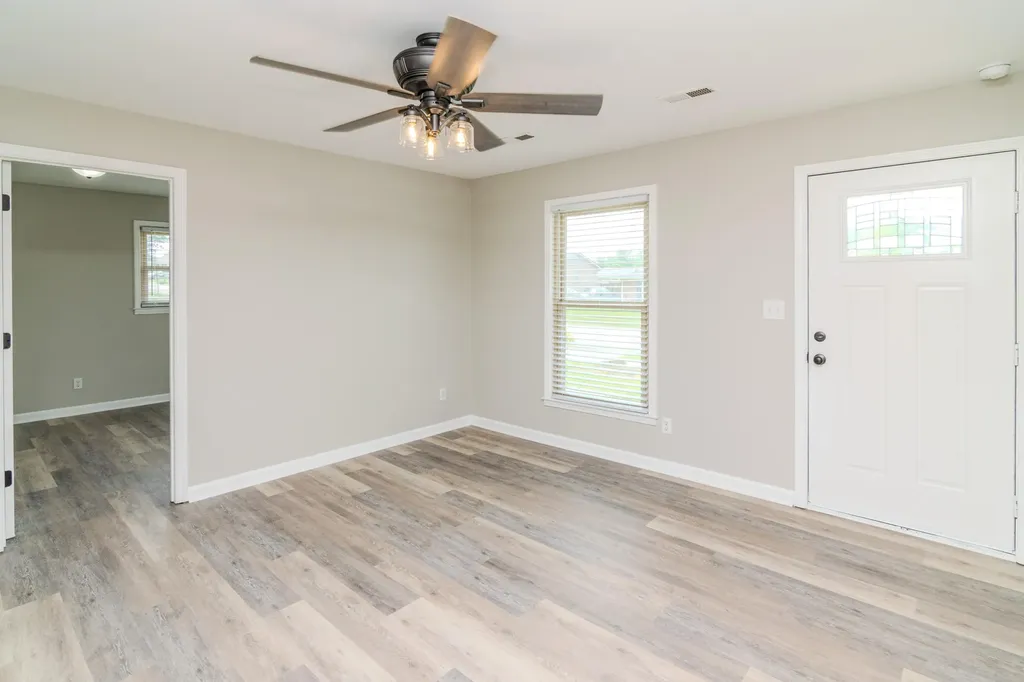 826 Mildred Street Versailles KY 40383