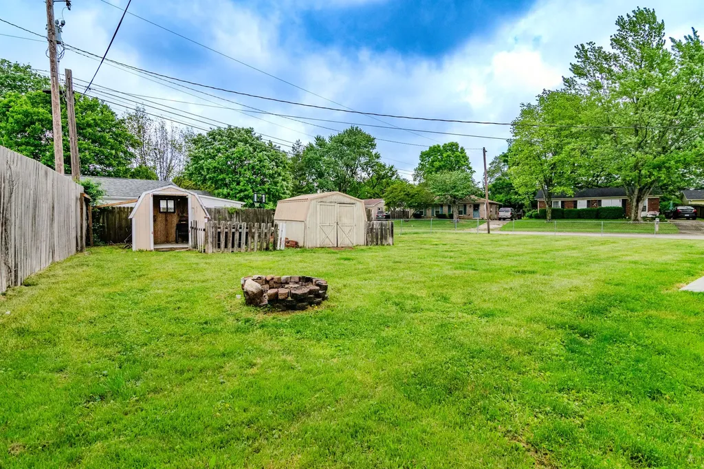 826 Mildred Street Versailles KY 40383