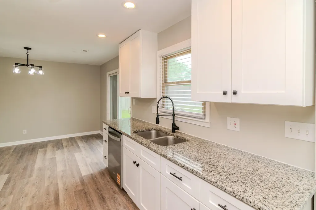 826 Mildred Street Versailles KY 40383