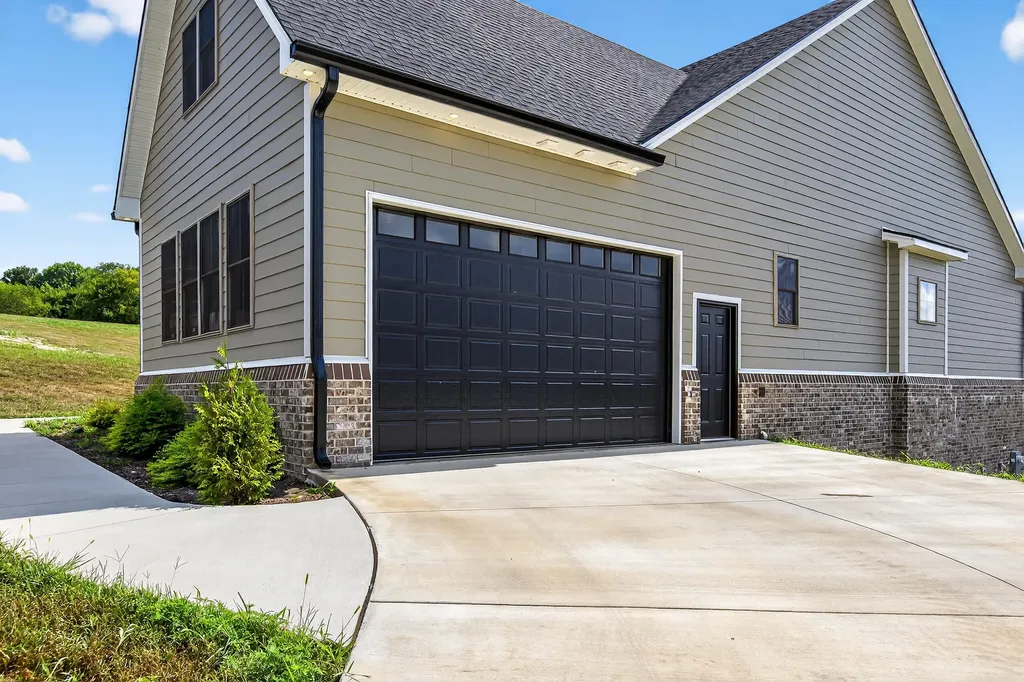 47 Hills Lane Lancaster KY 40444