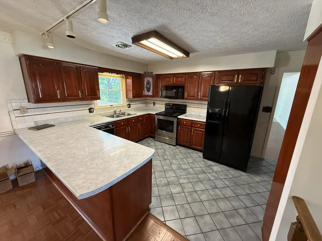 72 Military Road Somerset KY 42503