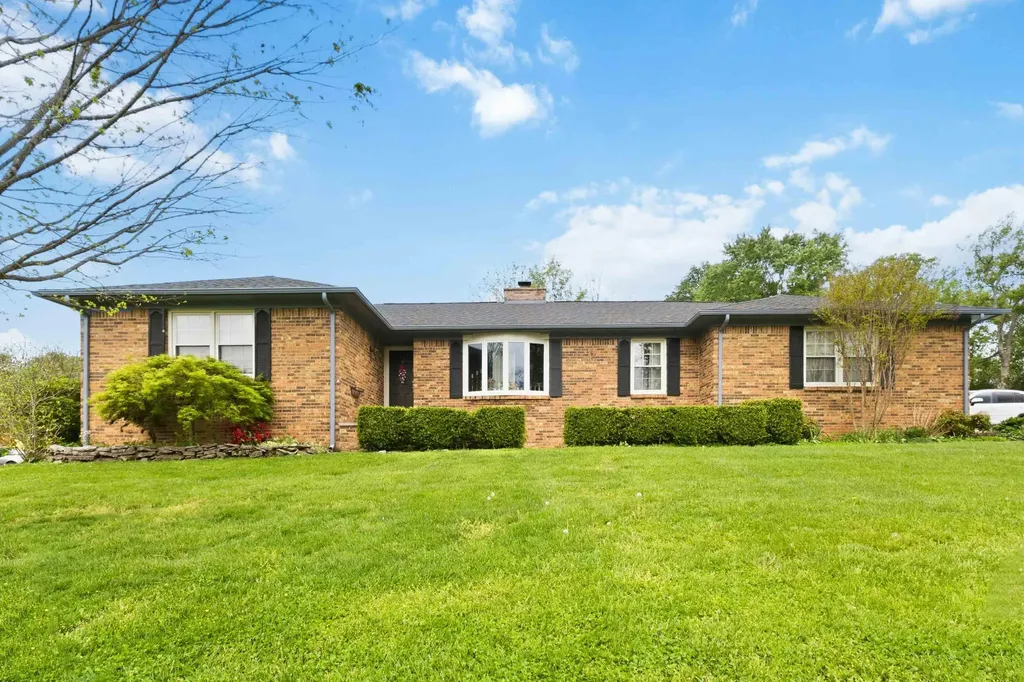 522 Silverbrook Drive Danville KY 40422