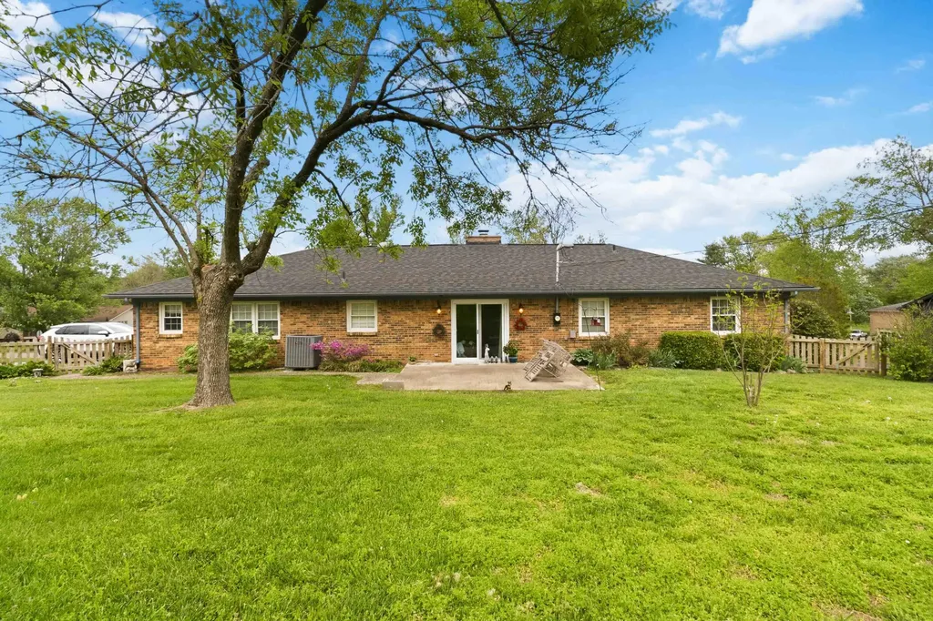 522 Silverbrook Drive Danville KY 40422