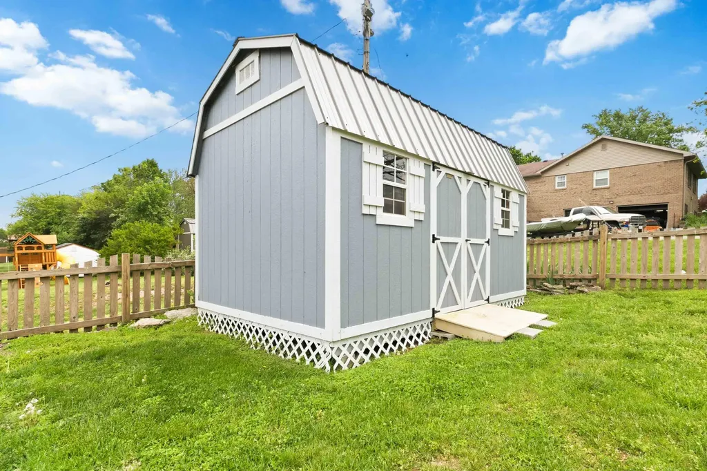 522 Silverbrook Drive Danville KY 40422