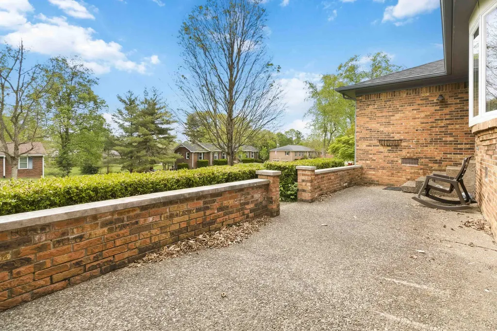 522 Silverbrook Drive Danville KY 40422