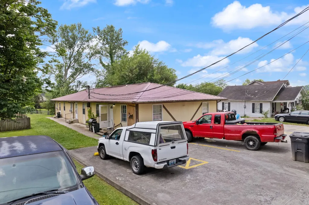 823 Engineer Street Corbin KY 40701