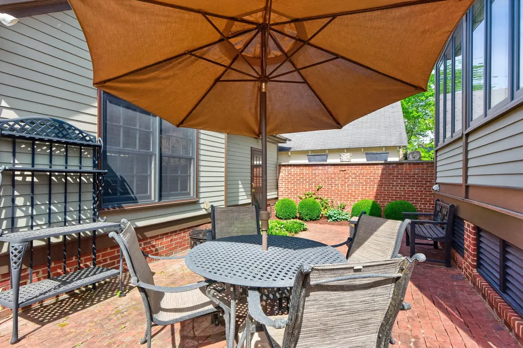 120 E Third Street Lexington KY 40508