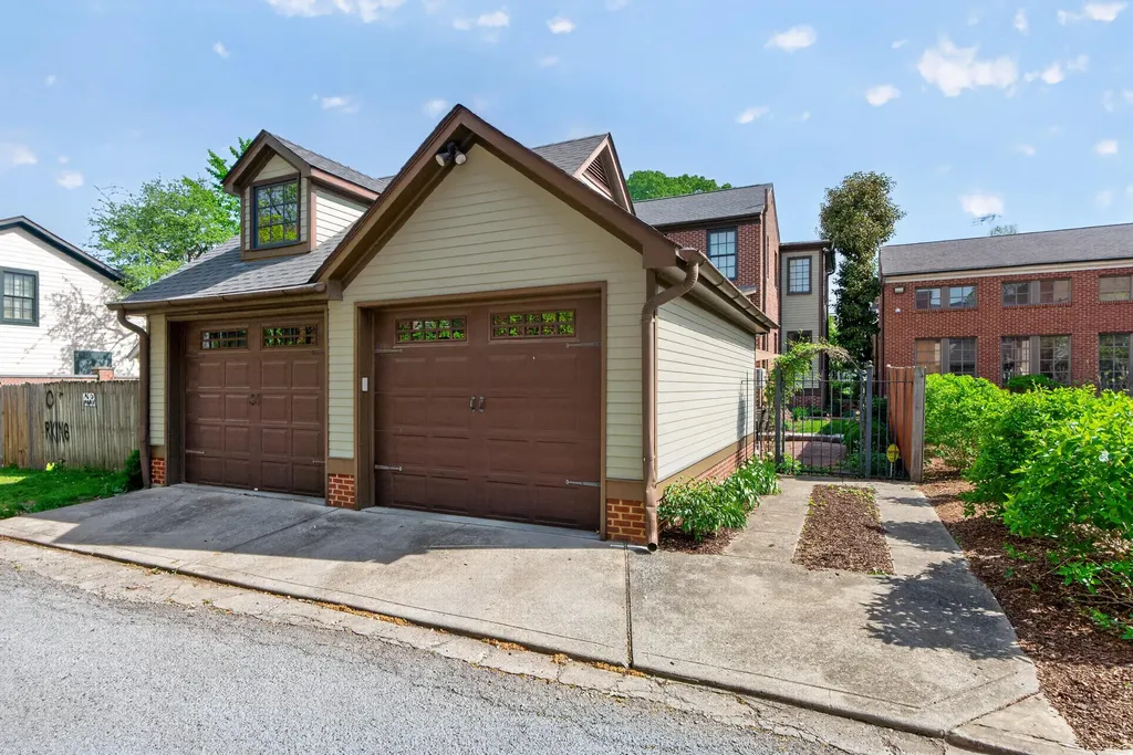 120 E Third Street Lexington KY 40508