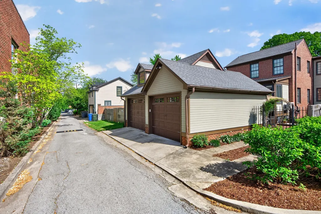 120 E Third Street Lexington KY 40508