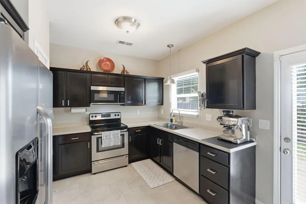 408 Cunningham Lane Lexington KY 40508